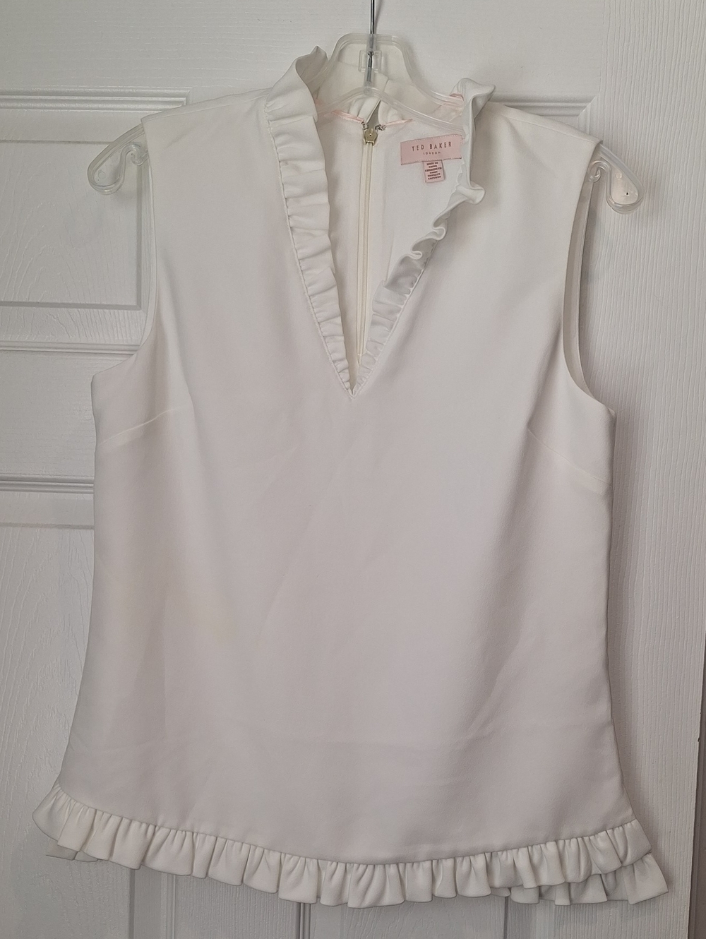 NWOT Ted Baker London European Sz 2 (US Sz 6 ) White Sleeeveless Blouse